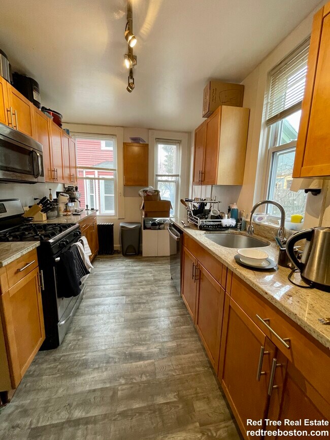 Photo - 5 Murdock Ter