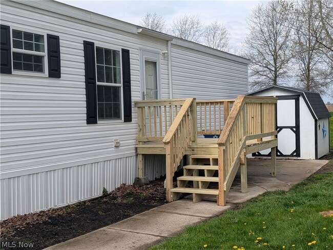 Photo - 135 Kenny Brook Ln