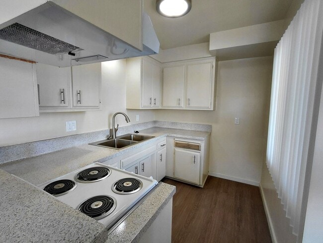 Photo - Memorial Apartments- Super Clean 2 Bedroom 1 Bath Apartment in Memorial Heights Unidad 620-3L