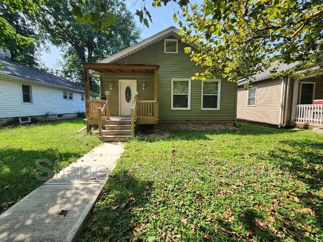 Building Photo - 1535 Barbour Ave
