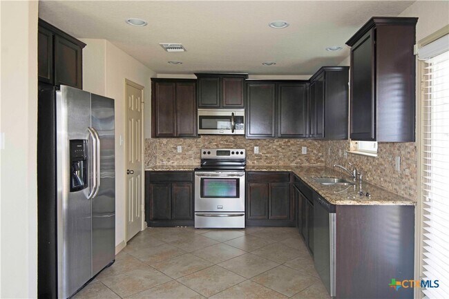 Photo - 864 Foxfire Dr