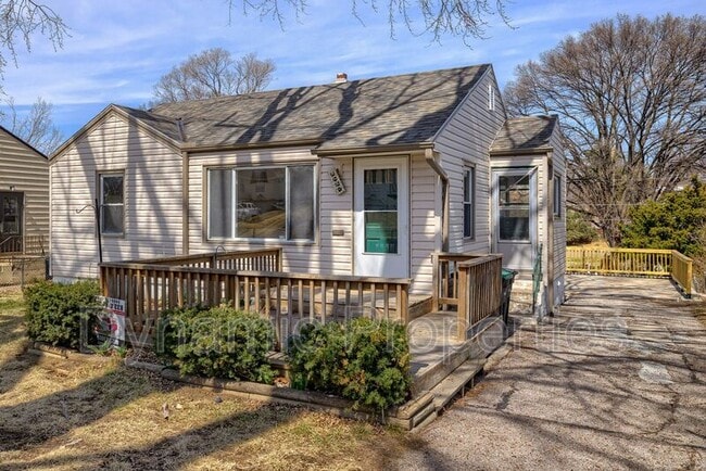 Photo - 3934 Monroe St