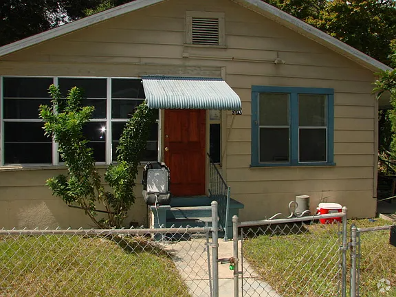Building Photo - 500 S Keech St Rental