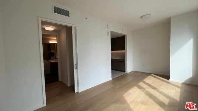 Photo - 889 Francisco St Unit 807