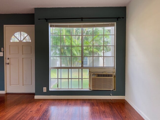 Building Photo - Beautiful 2-bedroom, 1-bath townhouse with 1 assigned parking stall located in a quiet