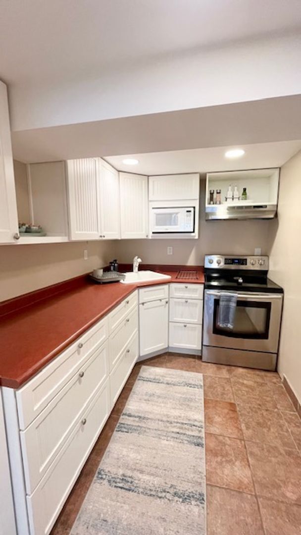 2 Bedroom/1 Bathroom Garden Level Unit in ... - 2 Bedroom/1 Bathroom Garden Level Condo Unit in ...