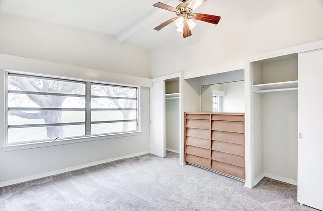 Photo - 4600 Lakeshore Dr