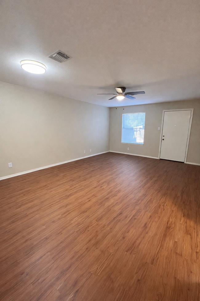Photo - Beautifully Renovated 2 Bedroom Condo in Universal City Unit B