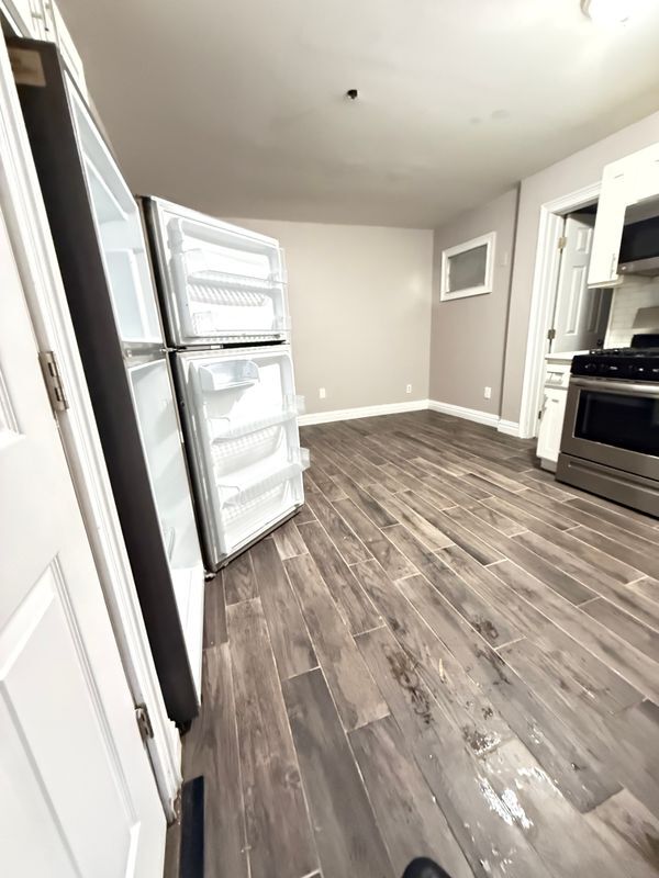 Photo - 360 Netherland Ave