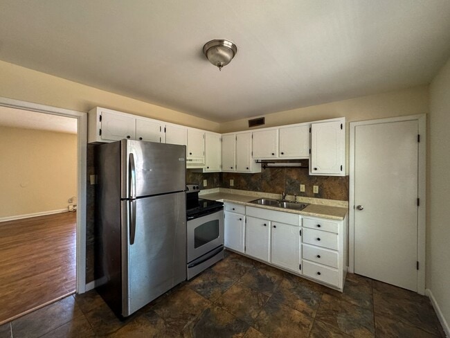 Photo - Conveniently Located 2 Bed 1.5 First Floor Unit