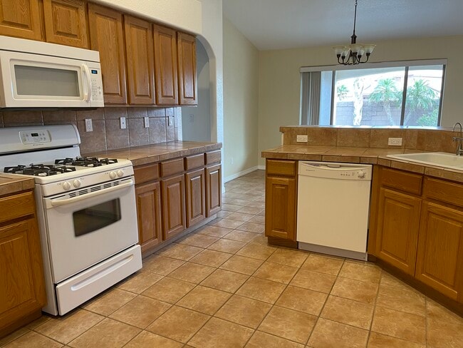 Photo - 2162 Joann Ave