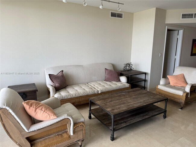 Photo - 7000 Island Blvd Unidad 2403