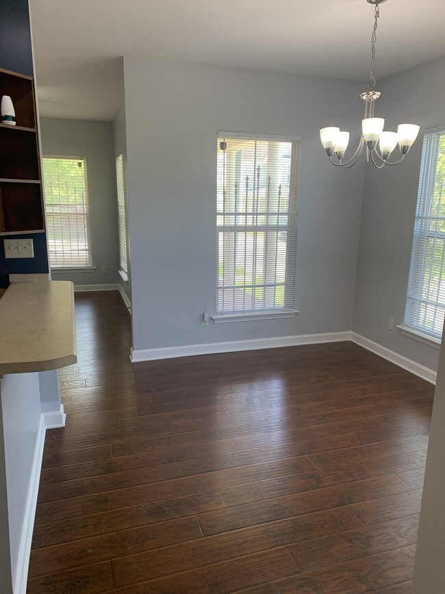 Photo - 158 Keel Ave