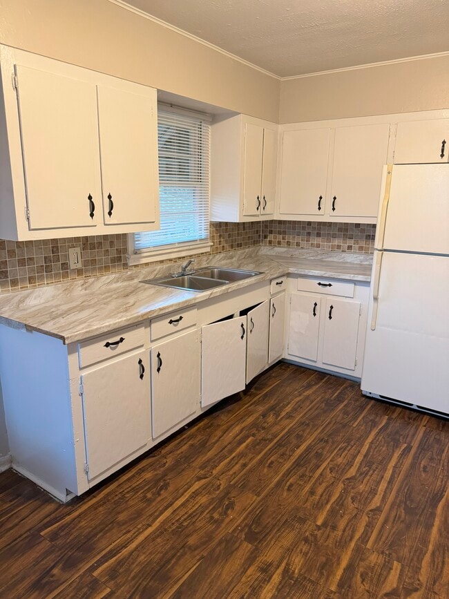 Photo - 512 84th St S