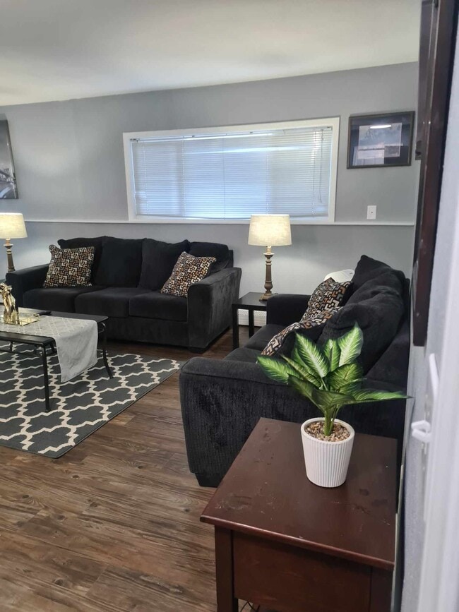 Living Room - 2908 W 32nd Ave Unit 2