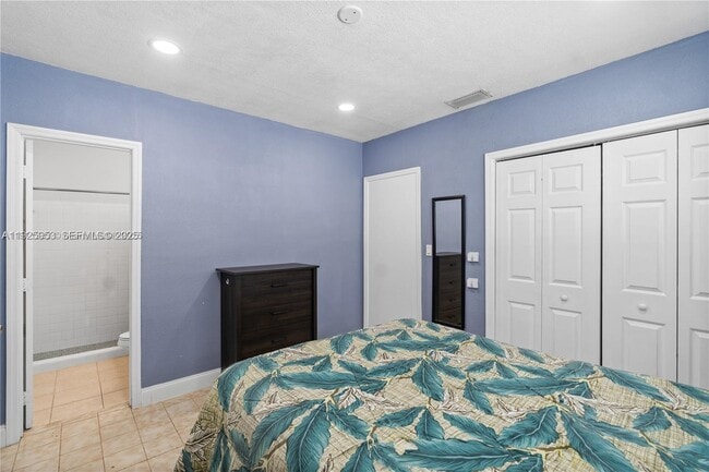 Photo - 570 W 46th Pl Unit 0