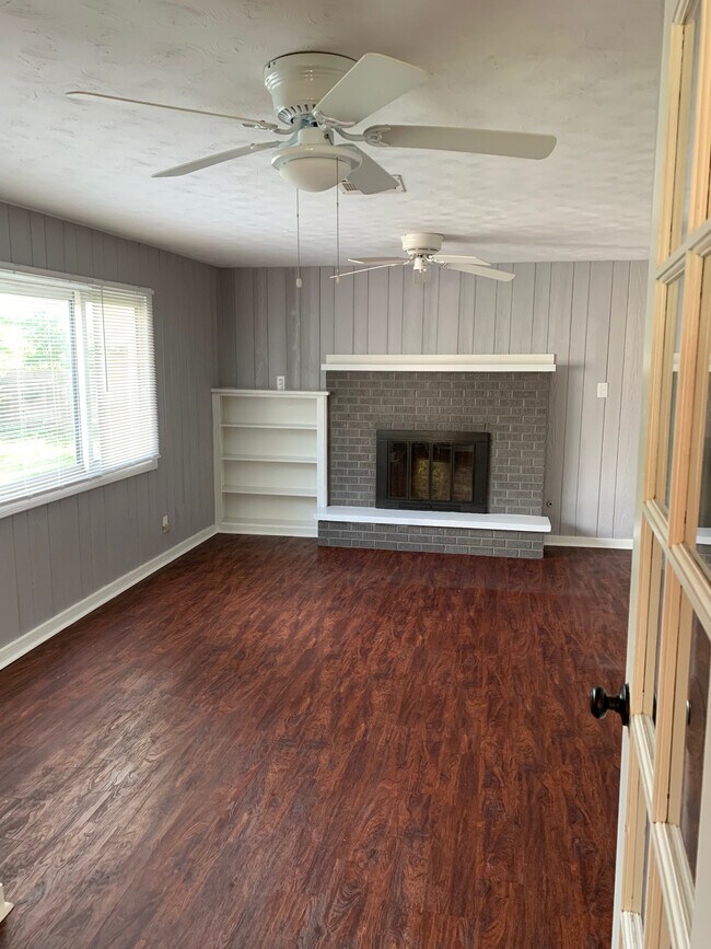 Photo - 1747 Roanoke St