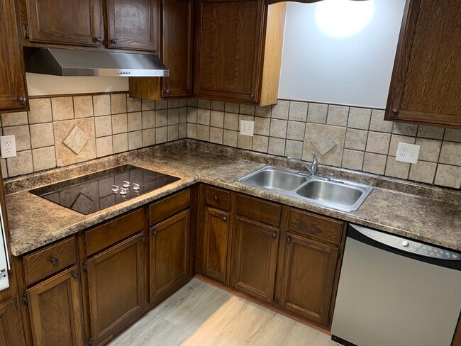 Photo - 12208 Shiloh Dr