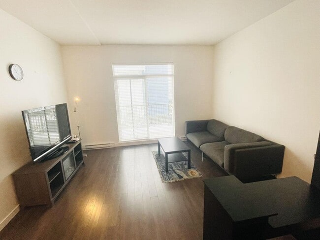 Photo - 15268-15228 28 Ave