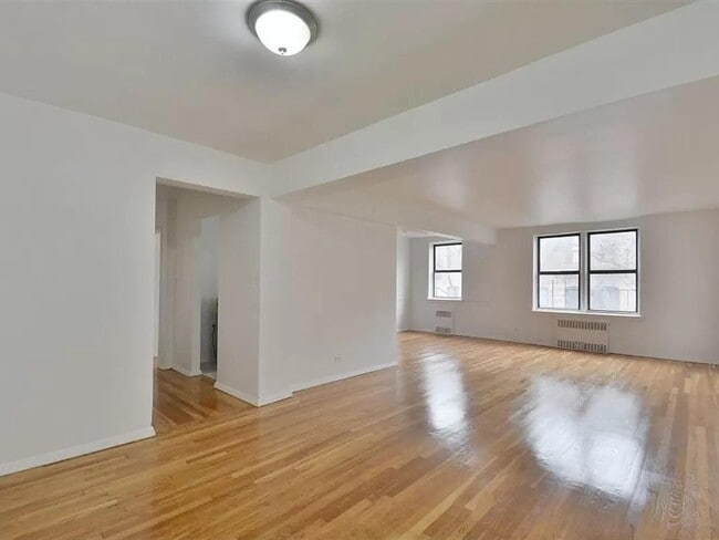 Photo - 2420 Morris Ave Unit 5J