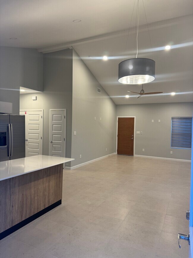 Photo - 608 Oriole Rd