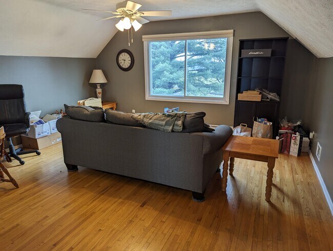 Photo - 2415 Huber Rd