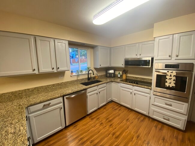 Photo - 1010 W Lorraine Ave
