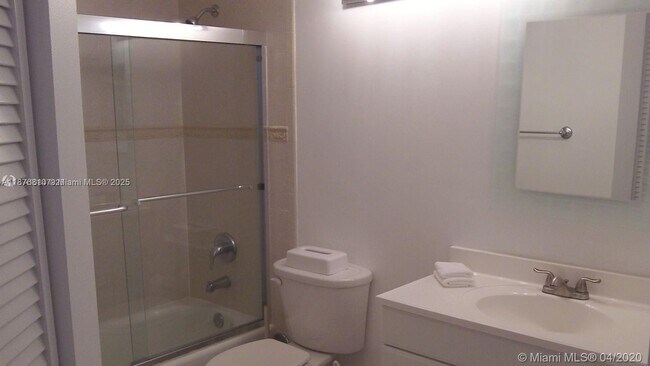 Photo - 19501 E Country Club Dr Unit 104
