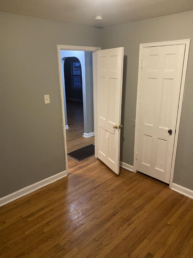 Photo - Charming 3 Bed, 1 Bath Bungalow in Berkley - Section 8 Preferred