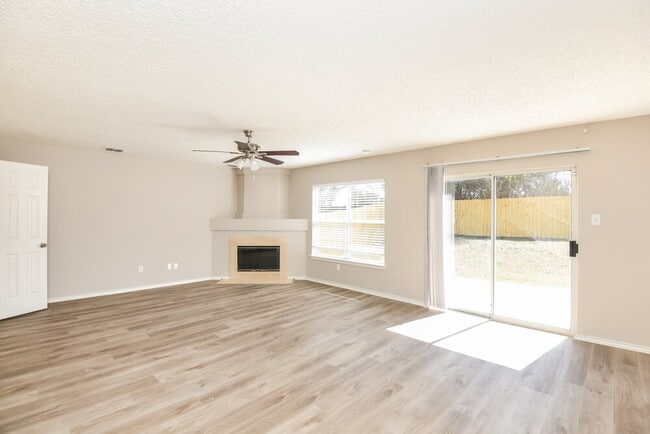 Photo - 720 King St