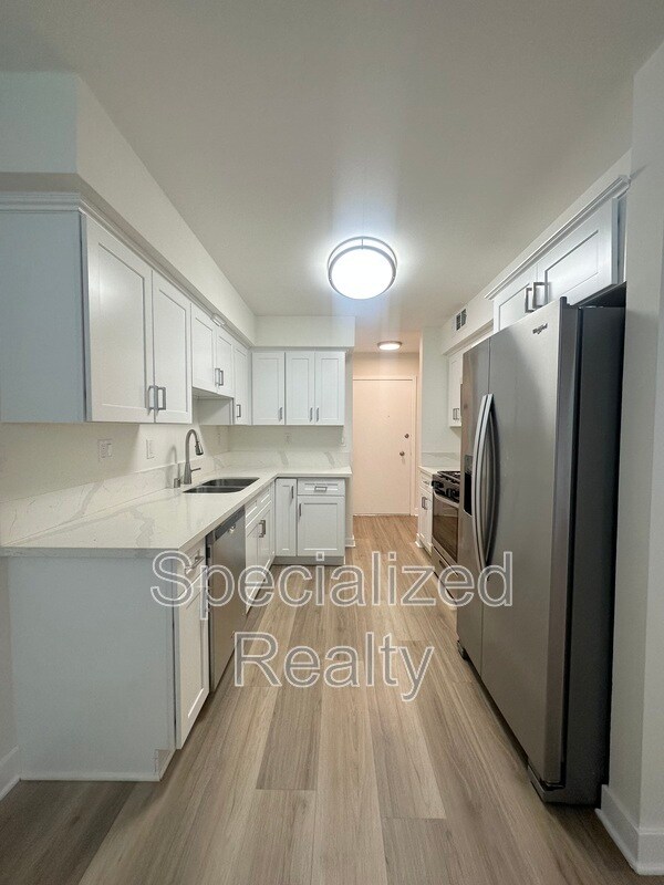Photo - 12325 Moorpark St Unit 104
