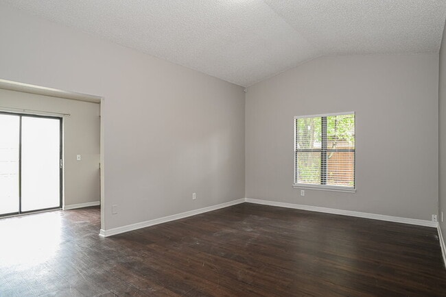 Photo - 6221 Alfredo Dr W