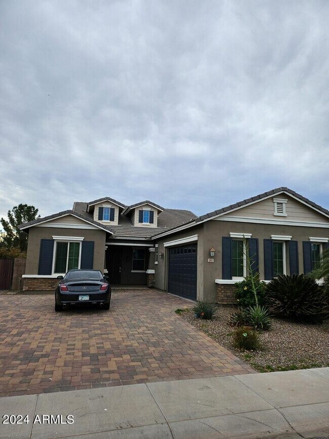 Photo - 381 E Bellerive Pl House