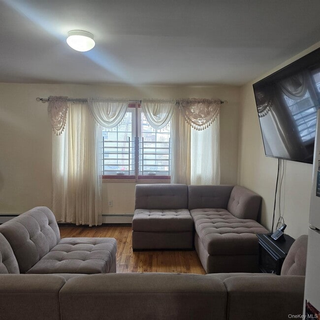 Photo - 238-12 148th Dr