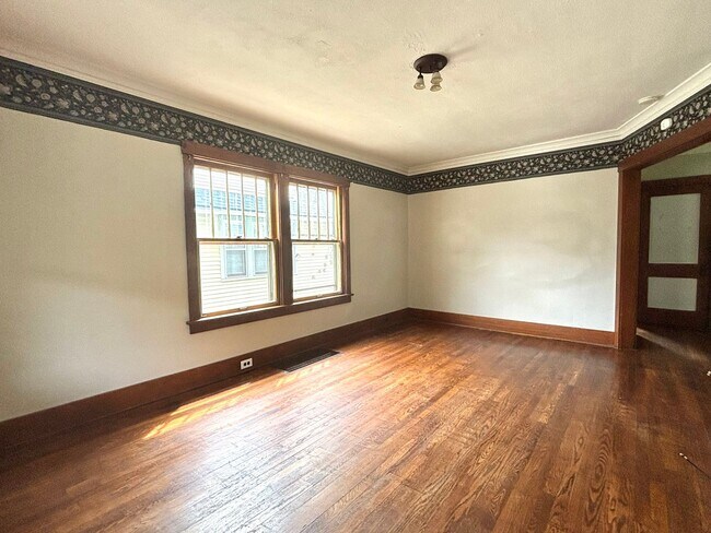 Photo - 819 Hoffman Ct