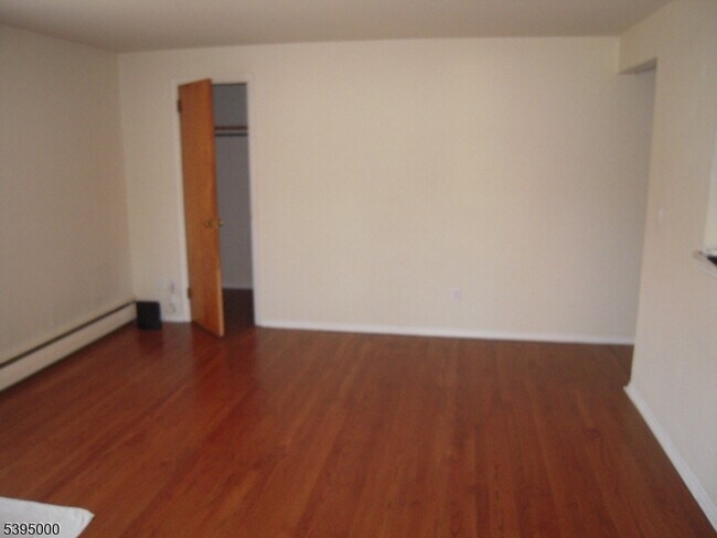 Photo - 31 Spring Ave