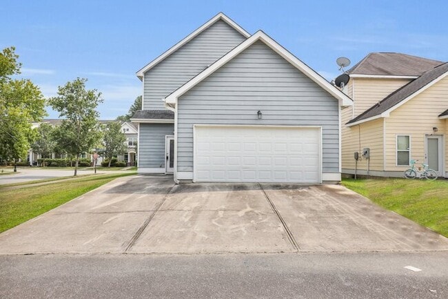 Photo - 3 Bedroom 3 Bathroom in Hinesville