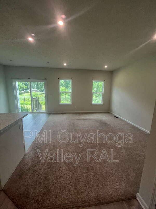 Photo - 1161 Meadow Run