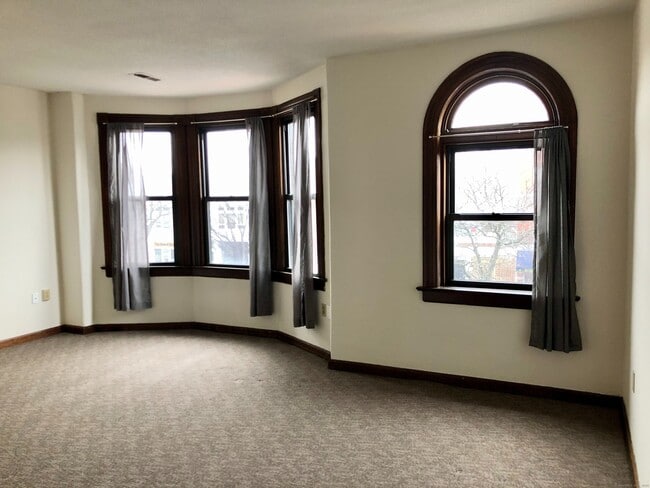 Photo - 483 Main St Apartment Unit 3