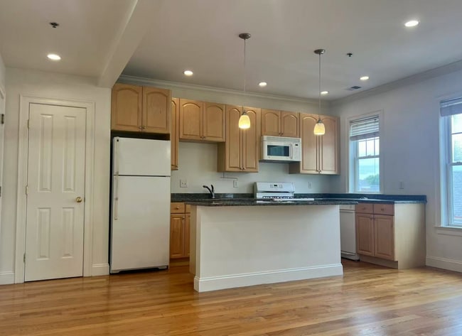 Photo - 152 Clifton St Condo