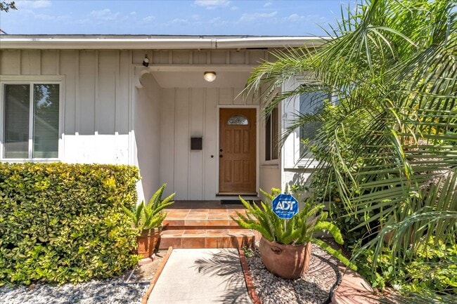 Photo - 8062 Wynne Ave
