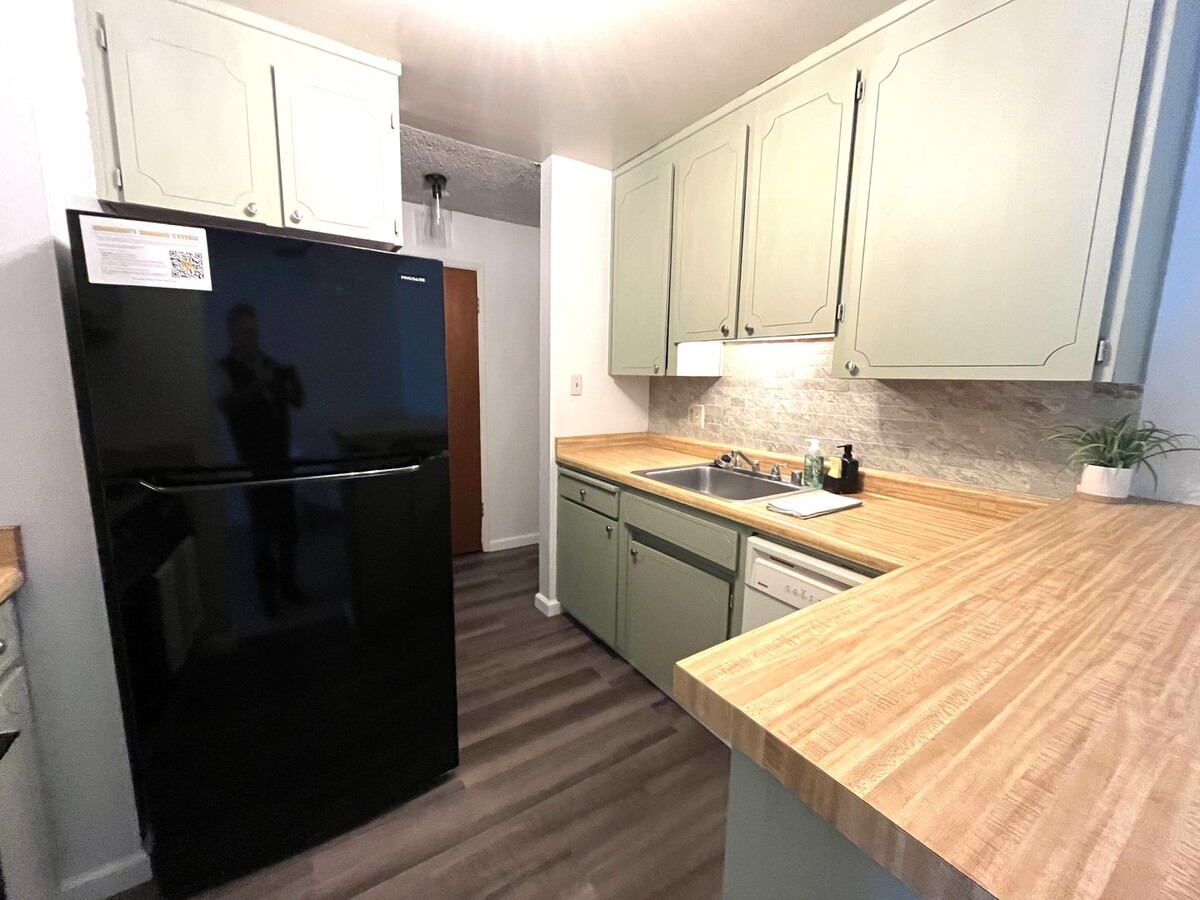 Comfort & Convenience in the Heart of Concord - Comfort & Convenience in the Heart of Concord House