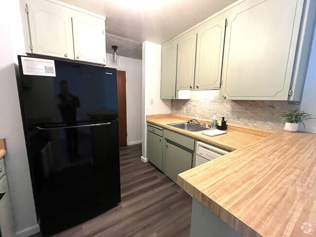 Building Photo - Comfort & Convenience in the Heart of Concord Rental