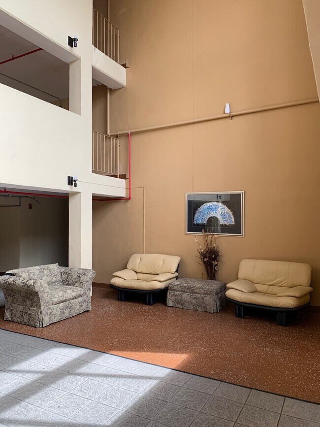 Vestíbulo del edificio D - 14820 Naranja Lakes Blvd Unidad D3P