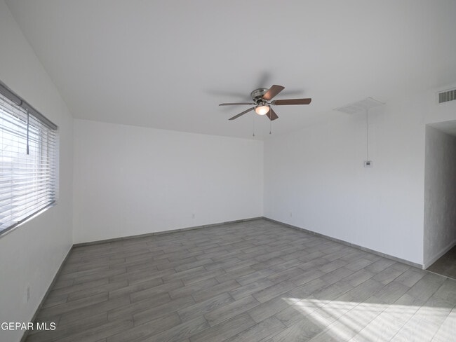 Photo - 339 Medina St