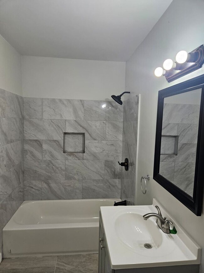Photo - For Rent – 3 Bedroom / 1 Bathroom Home