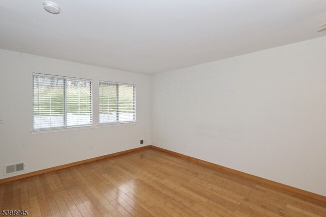 Photo - 21 Parkside Rd