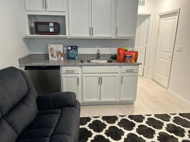 Photo - 5000 Armina Pl