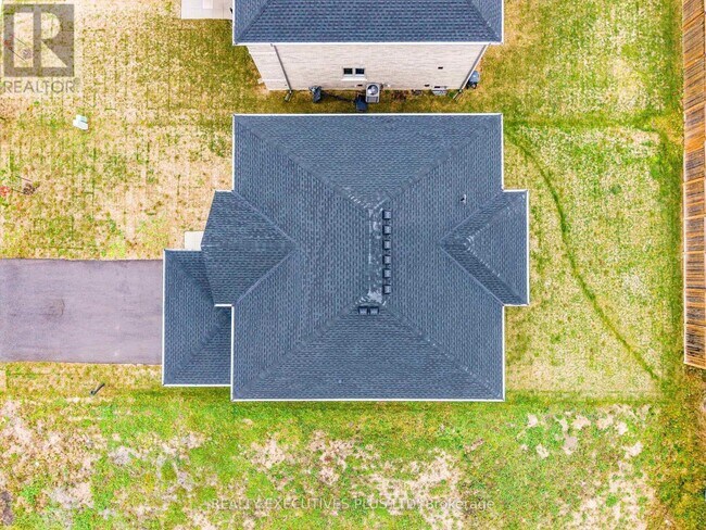 Photo - 15 Venture Way