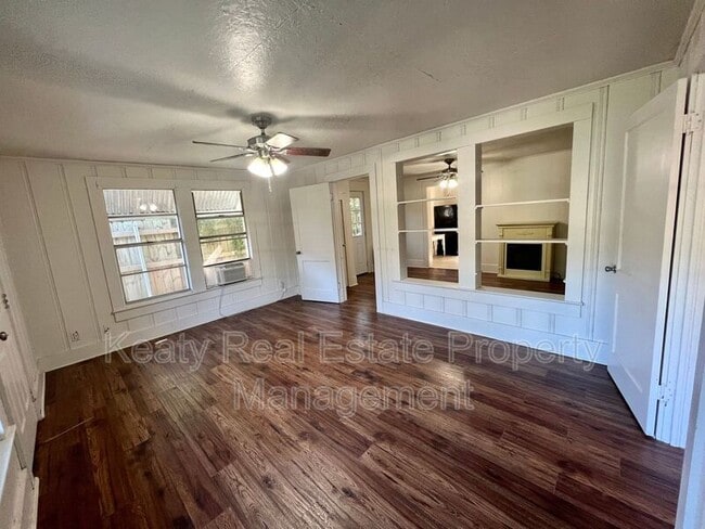 Photo - 503 Southdown Pl